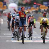 Mads Pedersen est le premier maillot rose du Giro KEYSTONE/EPA/GEORGI LICOVSKI
